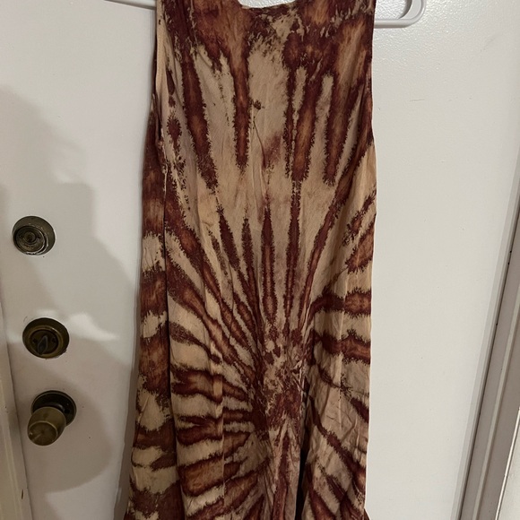 Brown Tie-Dye Midi Dress - Picture 2 of 4